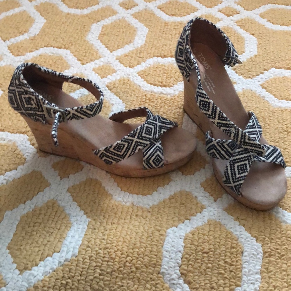 Cork wedge tribal print toms